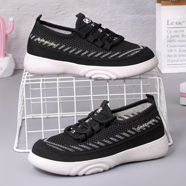 GLIMSOLE™ - PRIEDUŠNÉ DÁMSKE MOKASÍNY S TRBLIETAVÝMI DETAILMI