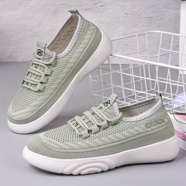 GLIMSOLE™ - PRIEDUŠNÉ DÁMSKE MOKASÍNY S TRBLIETAVÝMI DETAILMI